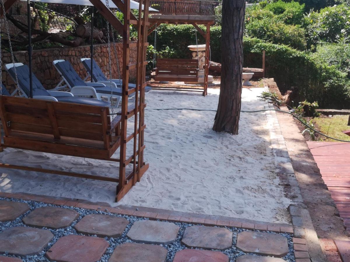 Metsing At Harties Hotel Hartbeespoort Exterior photo